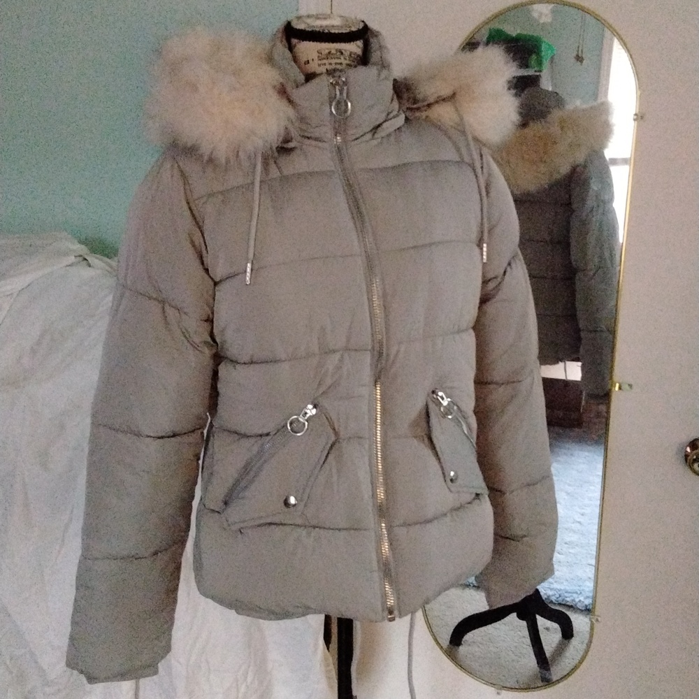 Women's NWOT Topshop gray puffer Jacket with faux fur trim & silver hardware Sz